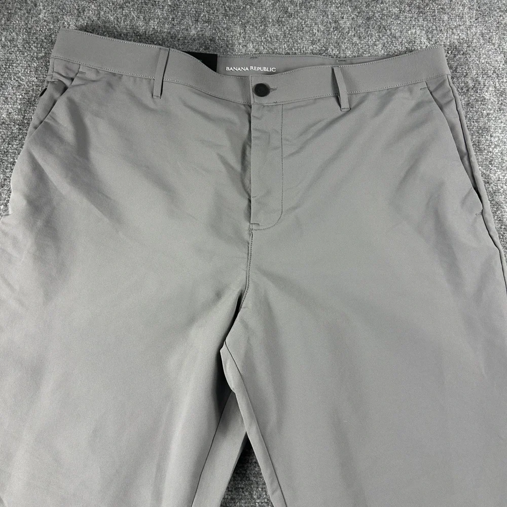 Banana Republic Flat Front Pants Mens 40x32 Gray Performance‎ Trousers Chino New